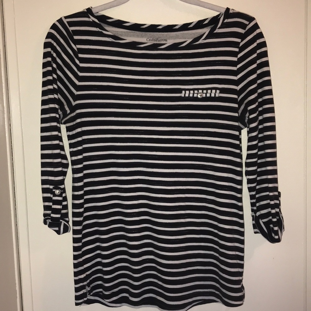 Mid sleeve shirt